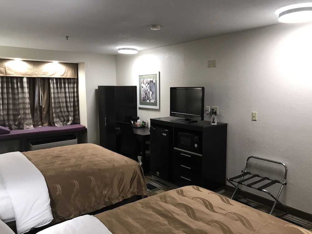 Quality Inn & Suites Maggie Valley - Cherokee Area 38/59