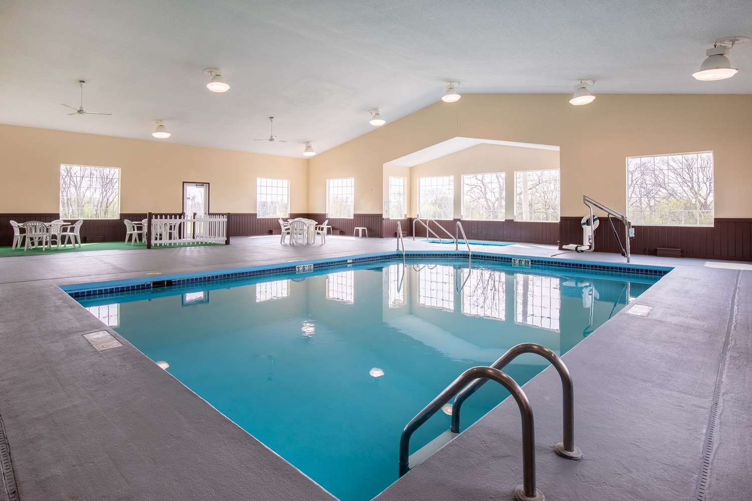 Quality Inn Edgerton, WI 21/39