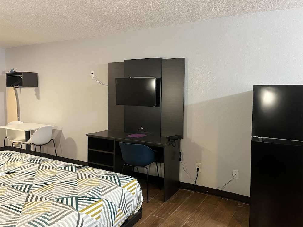 Studio6 Suites Hurricane, WV 29/41