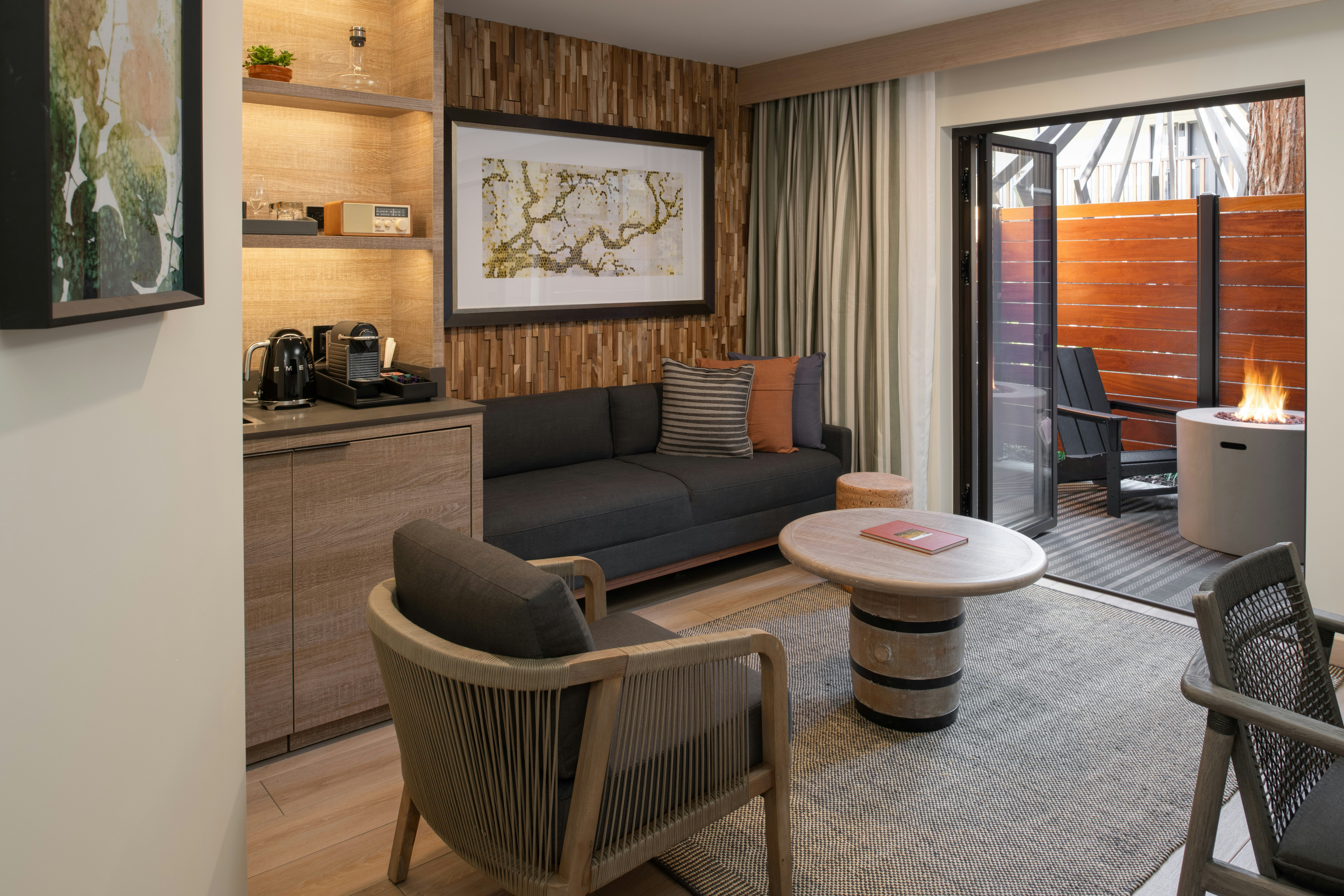 Casa Mani Resort Napa Valley, Curio Collection by Hilton 17/24