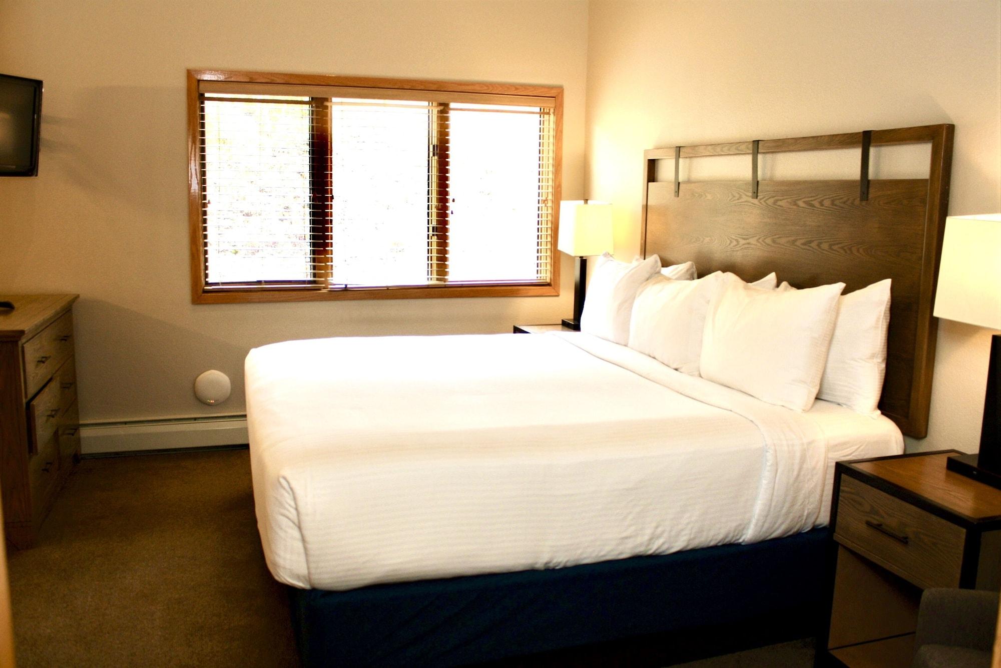 1 Bedroom, Condo, Grand, Mountain View, Gold Point Resort Breckenridge by Vacatia 2/4