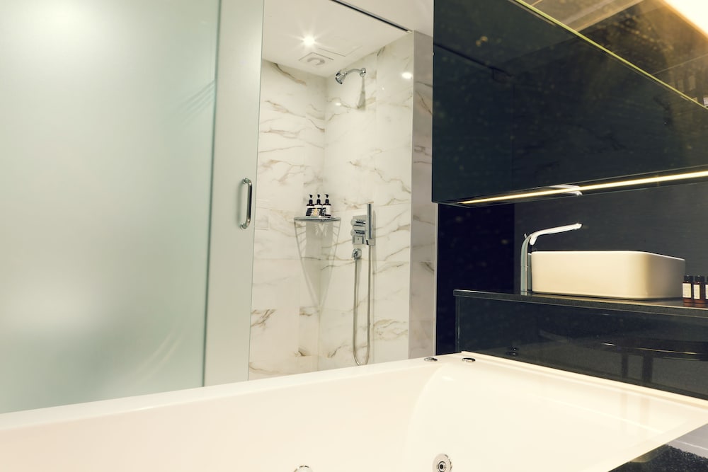 Hotel Amare Busan 68/72