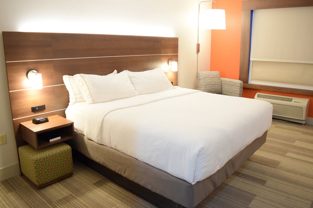 STANDARD, KING BED, ACCESSIBLE