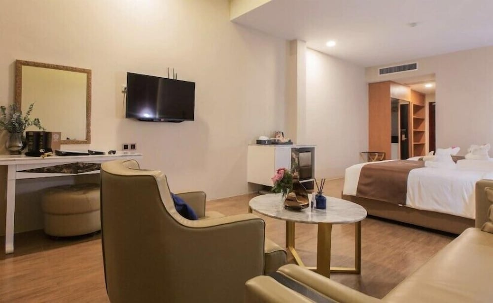 Jupiter Trevi Resort and Spa 12/24