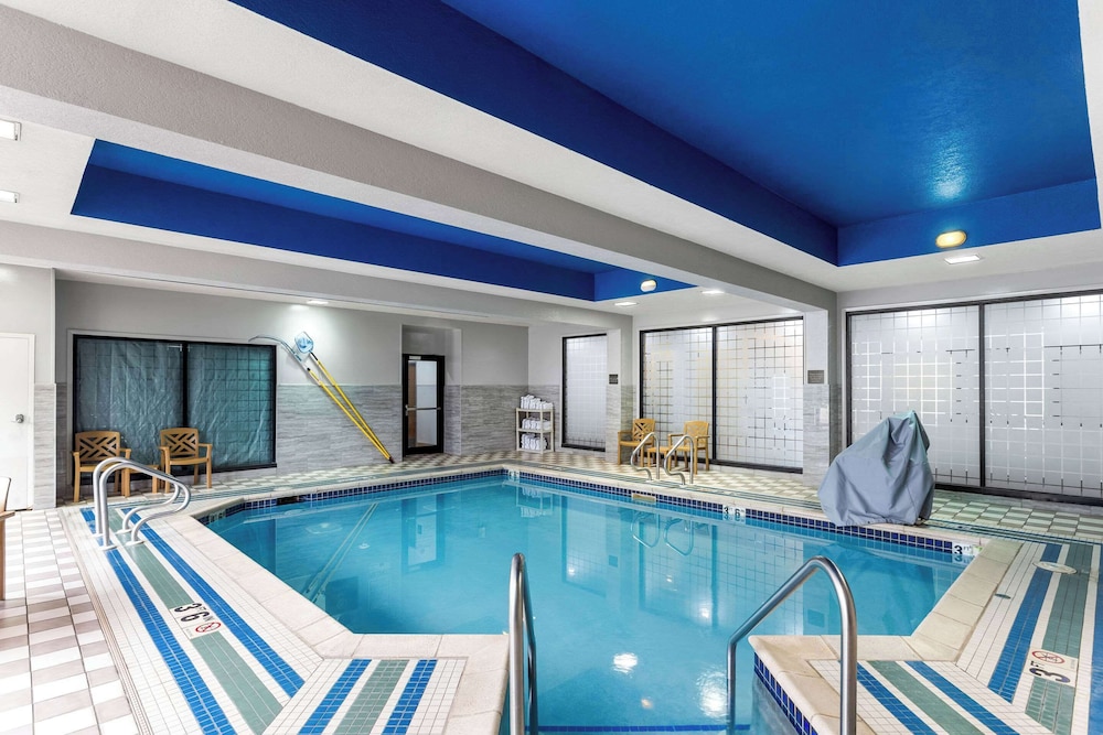 swimming pool spa