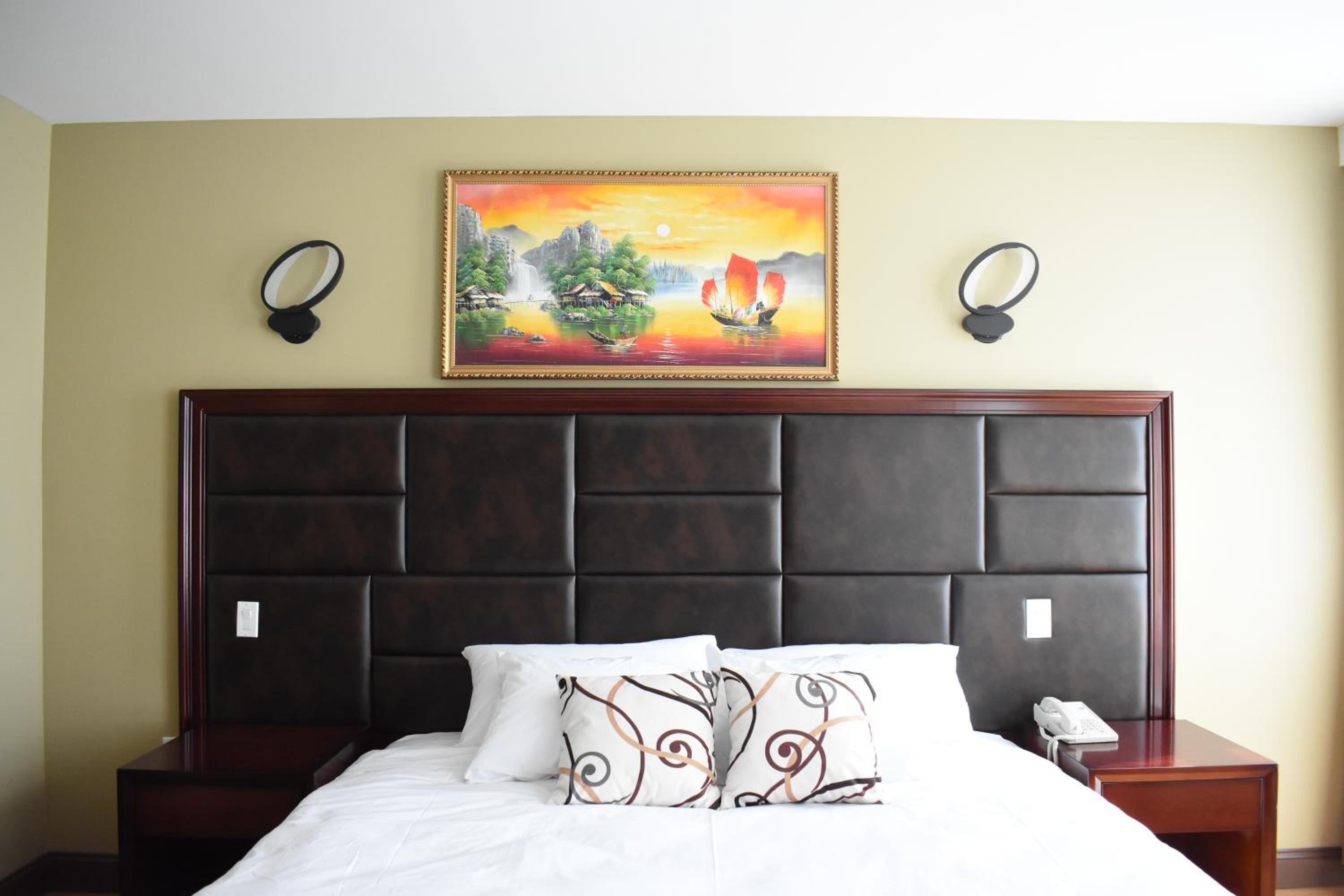 غرفة بسرير كينج، Queens Hotel 5/7