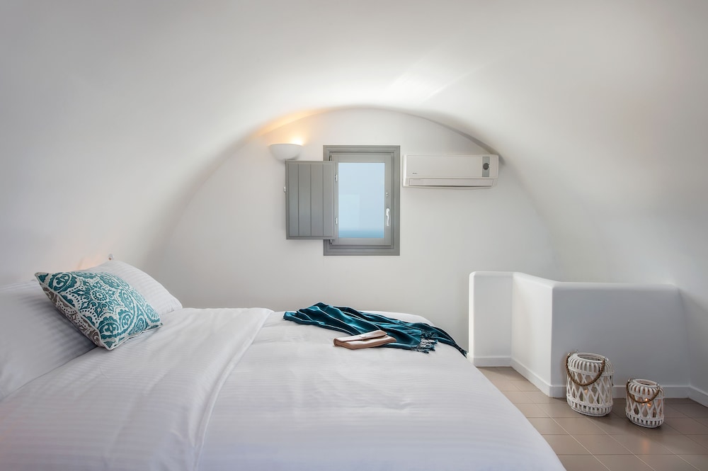 Villa Irini Fira 5/45