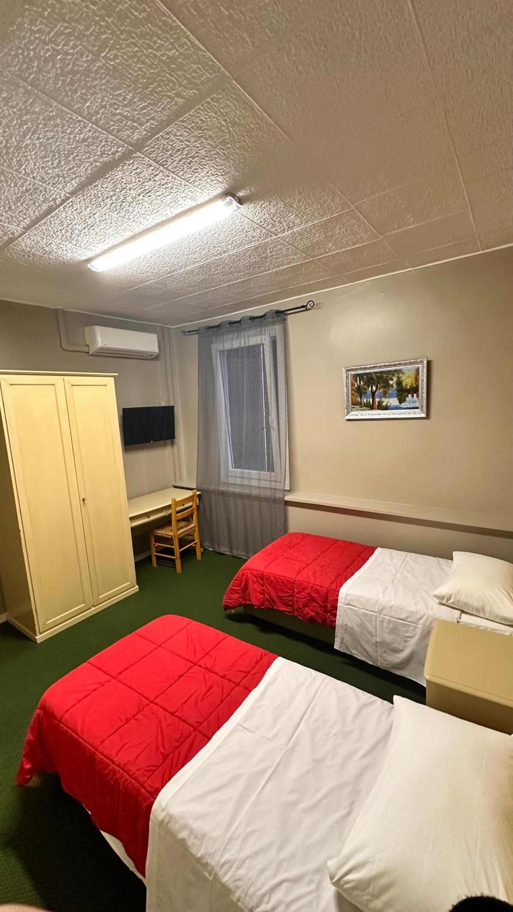 Room, Twin Beds, Private Bathroom