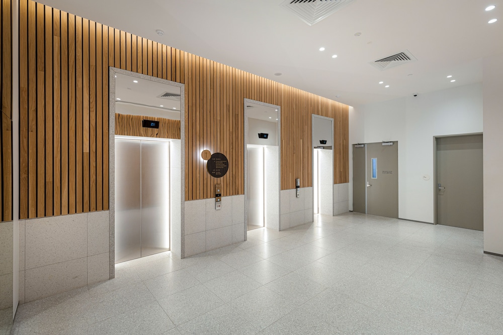 ULTIQA Signature at Broadbeach 9/50