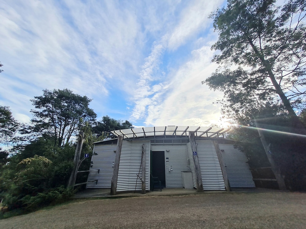 HUON BUSH RETREATS 42/50