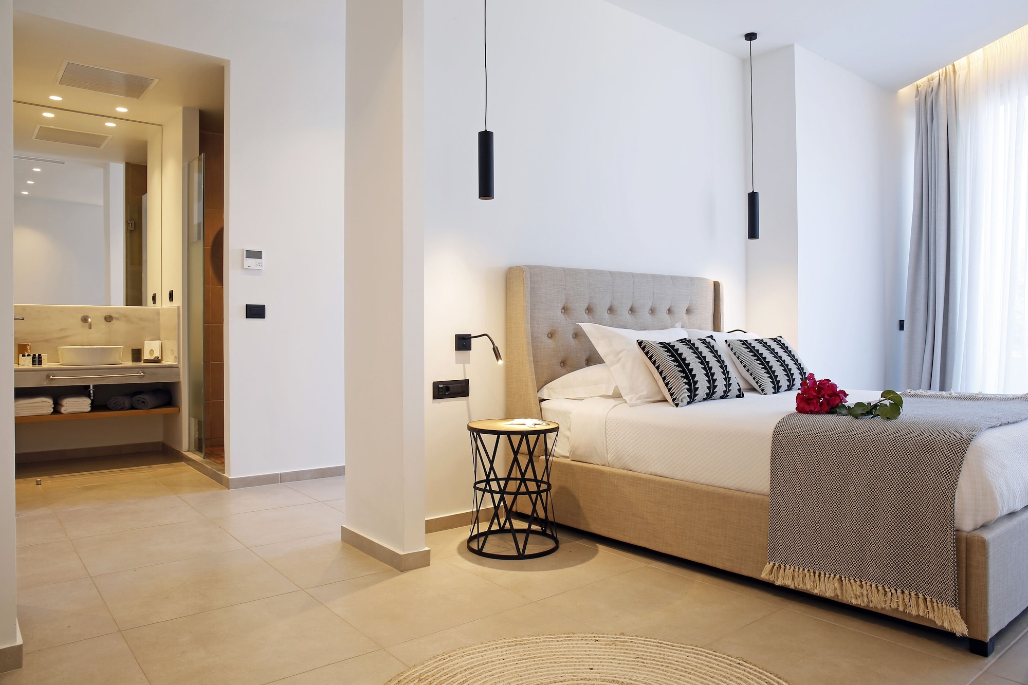 Master, Suite, Queen Bed, Sea View, Sofa