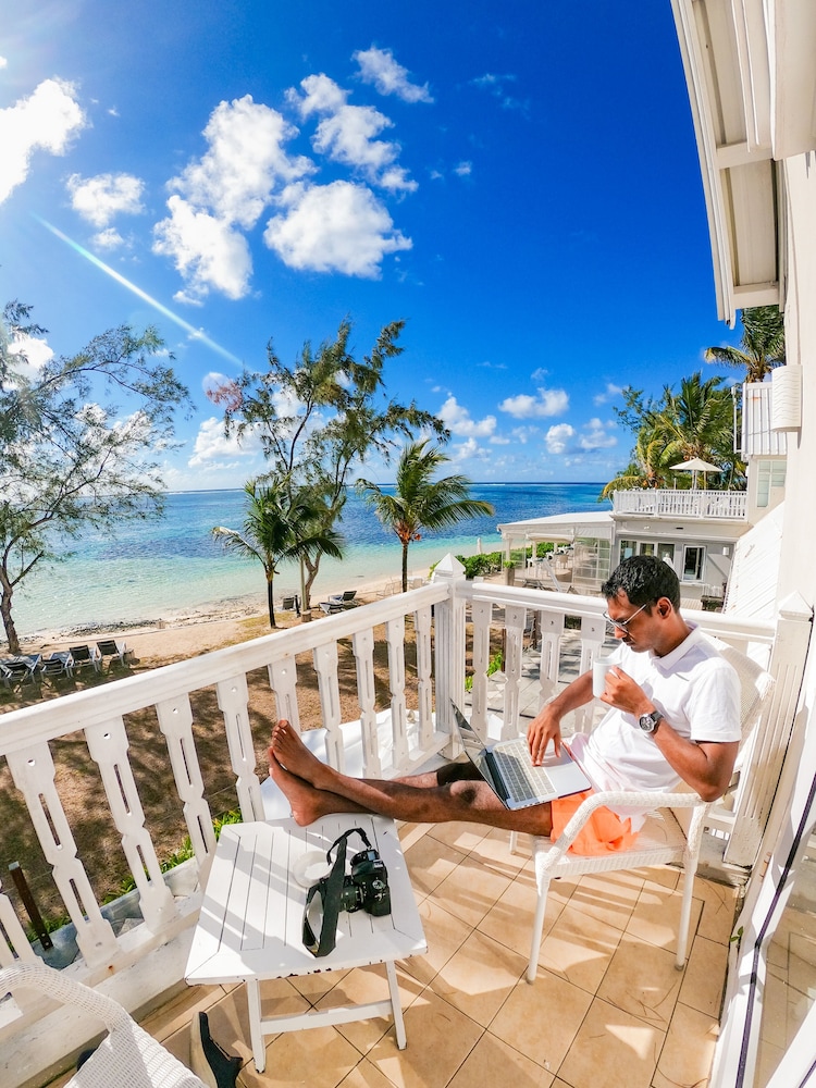 Astroea Beach Hotel in Beau Vallon VCA