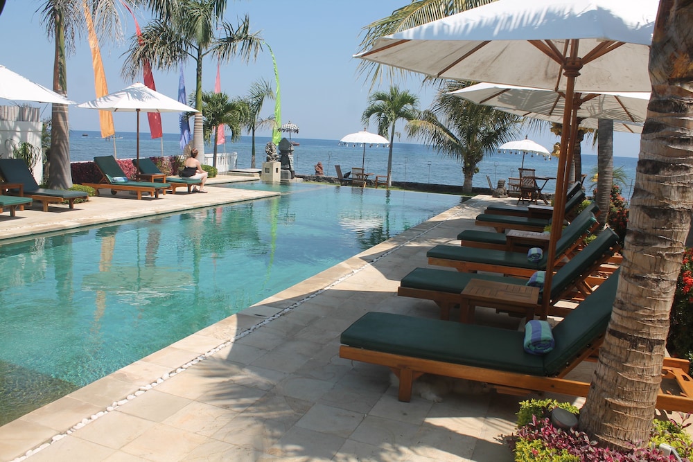 Kelapa Lovina Beach Villas 38/47