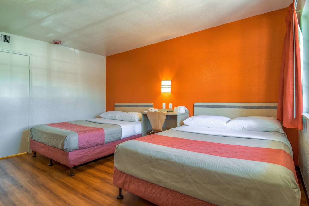 Motel6 Pomona, CA - Los Angeles 13/36