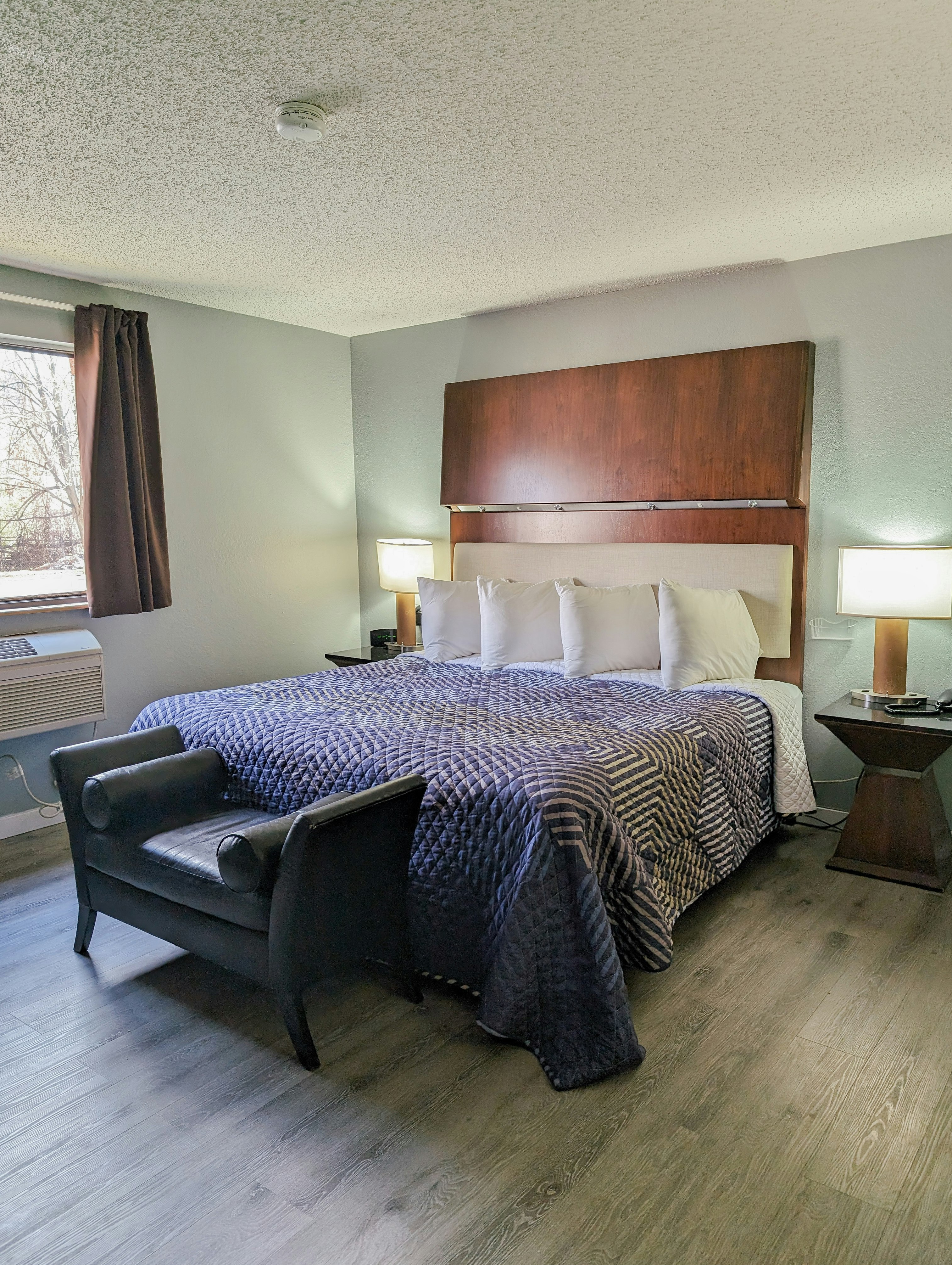 Super 8 By Wyndham Brattleboro 10/29