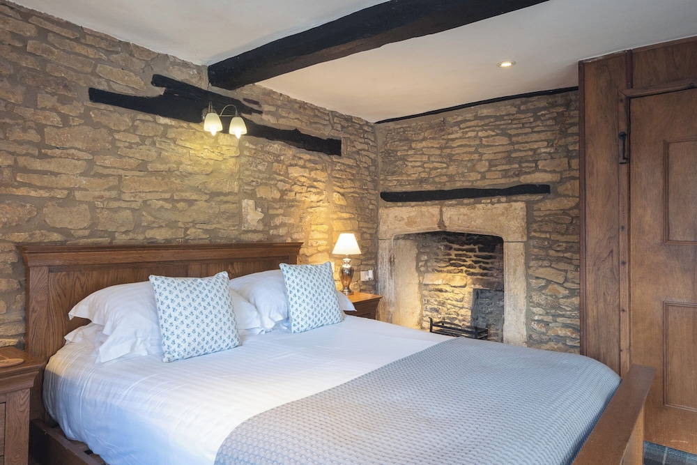 The Lamb Inn Great Rissington 16/47