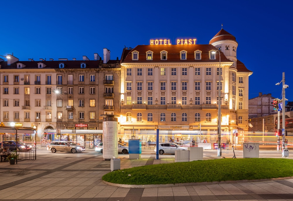 Hotel Piast 4/50