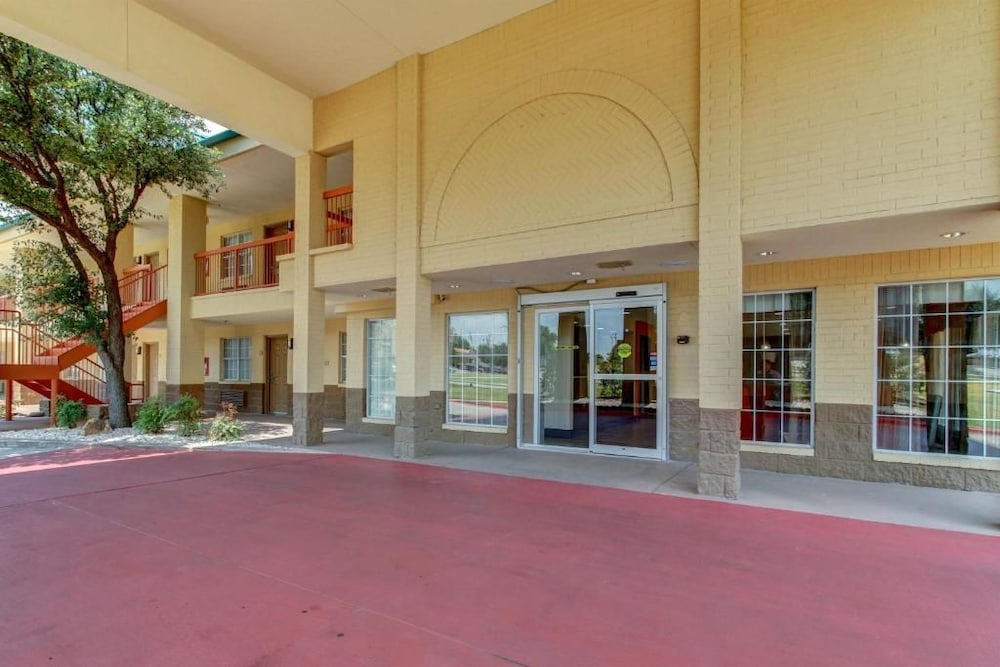 Motel6 Arlington, TX 55/58