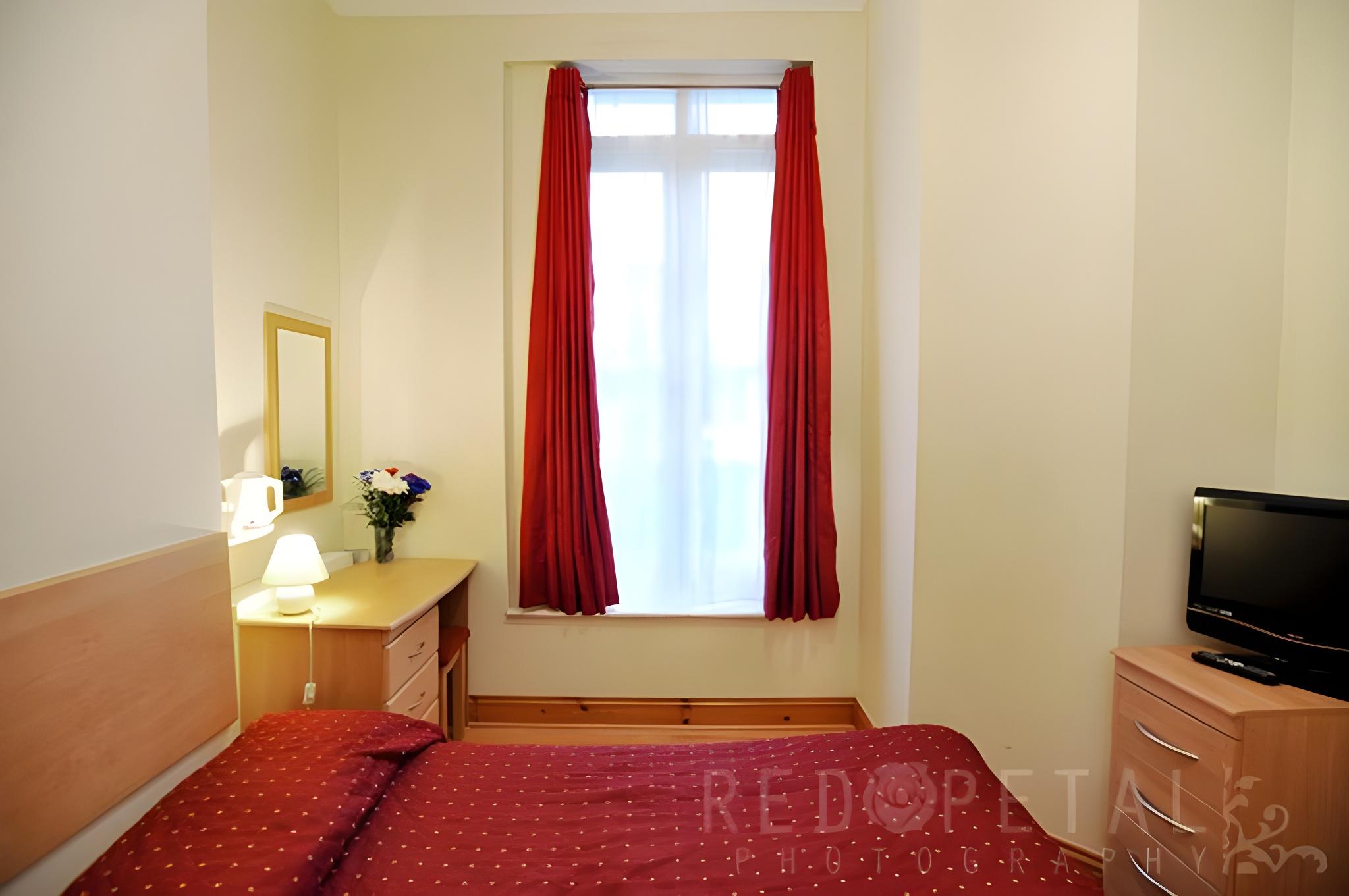 Room, Double Bed, No Window