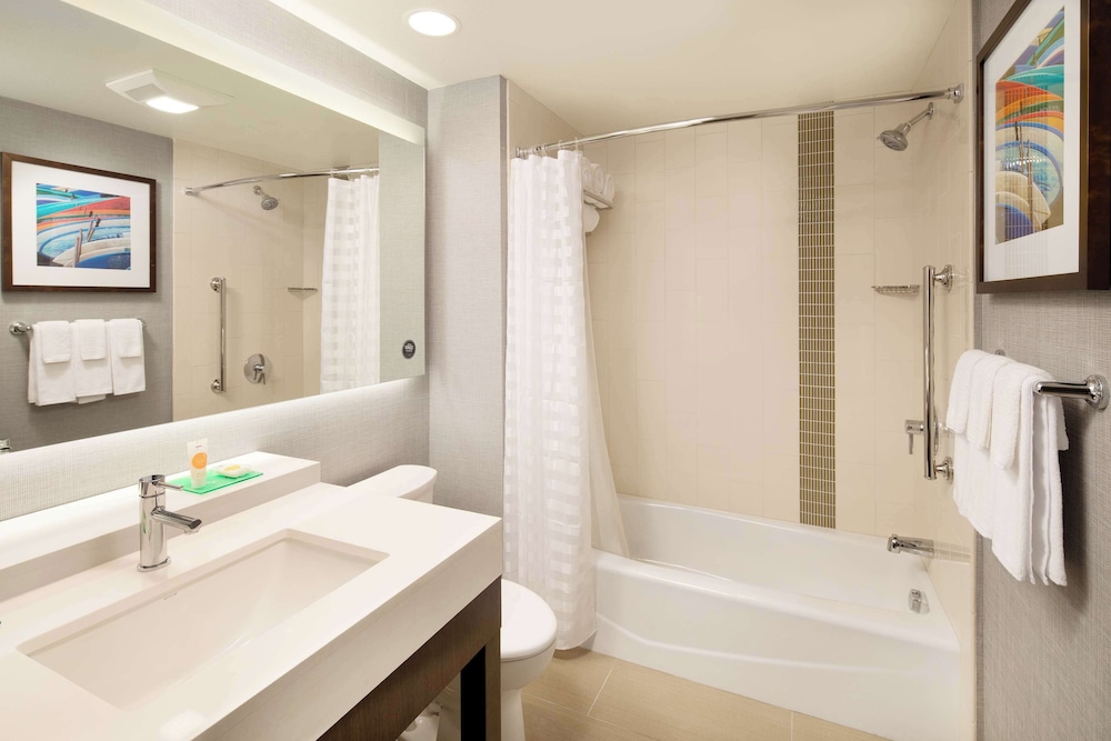 Hyatt Place Santa Cruz 46/49