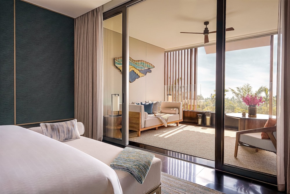Suite, King Bed, Resort View