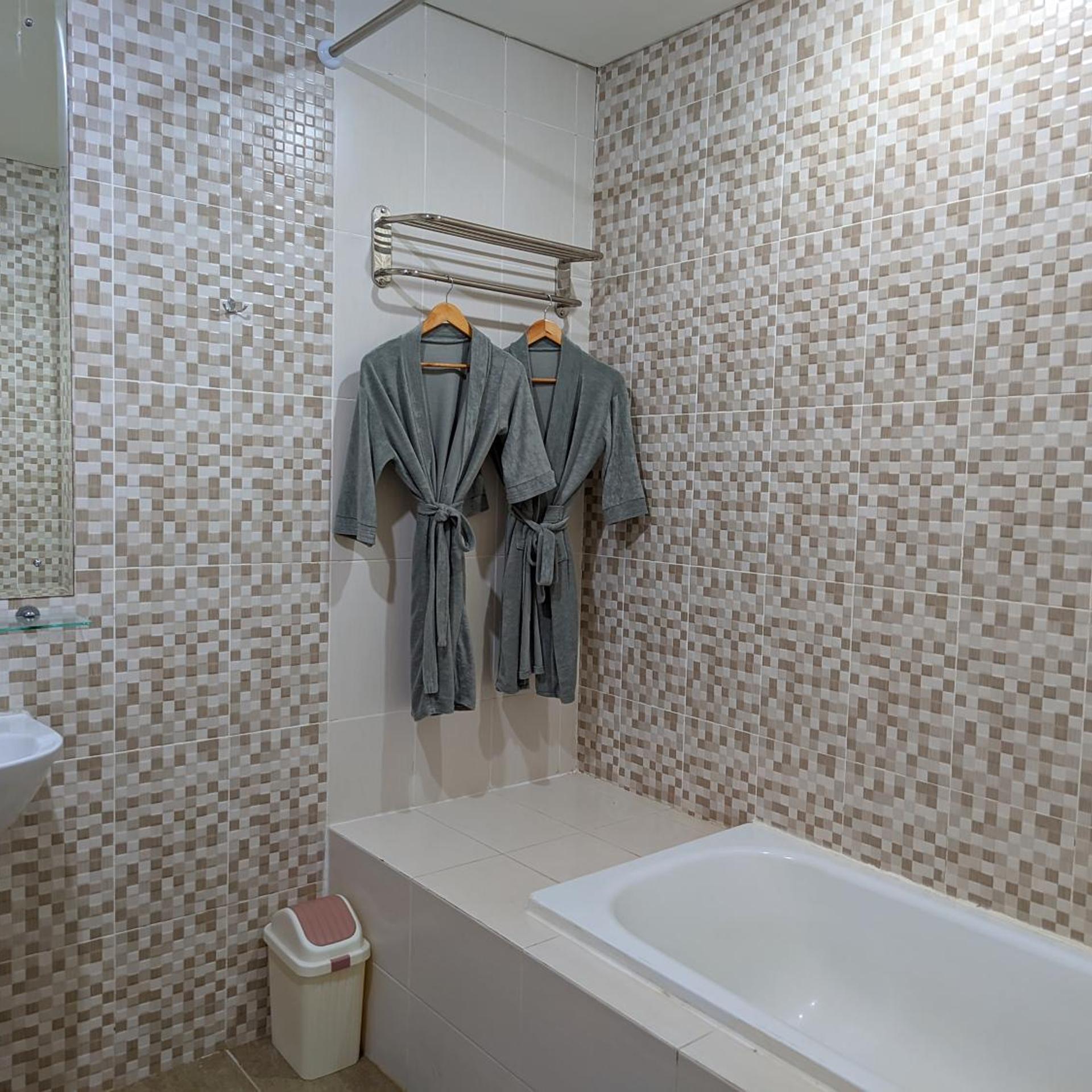 Hotel Nalendra Plaza 50/50