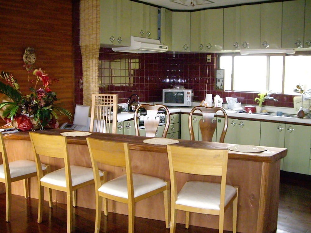 Milk-Ya Women-Only Guest House 35/50