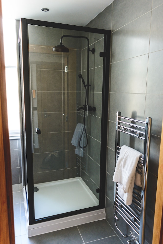 Mono Suites 26/30