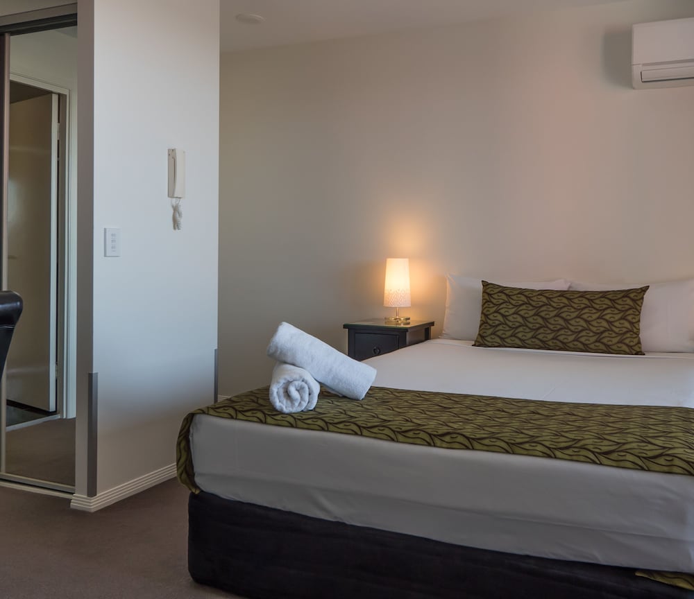 PREMIUM, KING BED