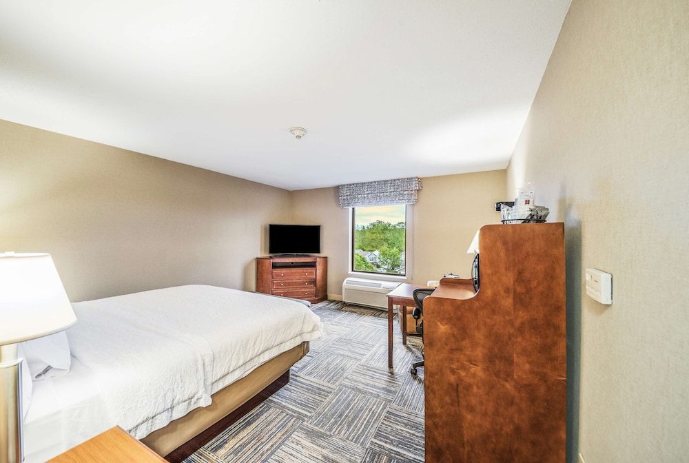 Hampton Inn Greenfield 19/36