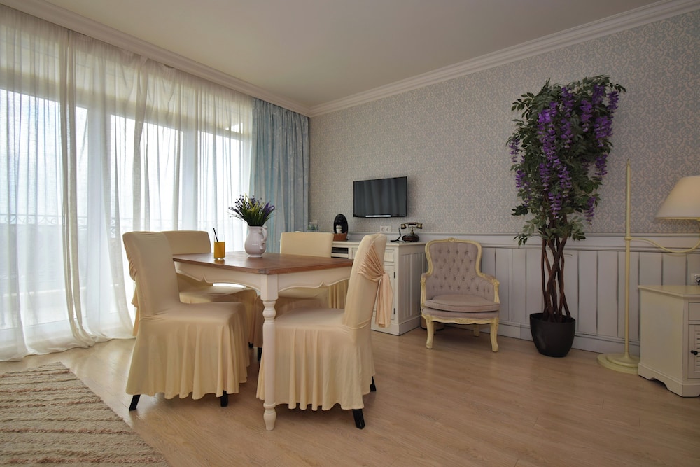 Therma palace 49/66