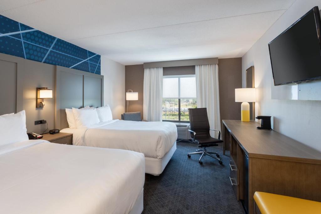 Comfort Inn & Suites Buffalo Airport 18/55