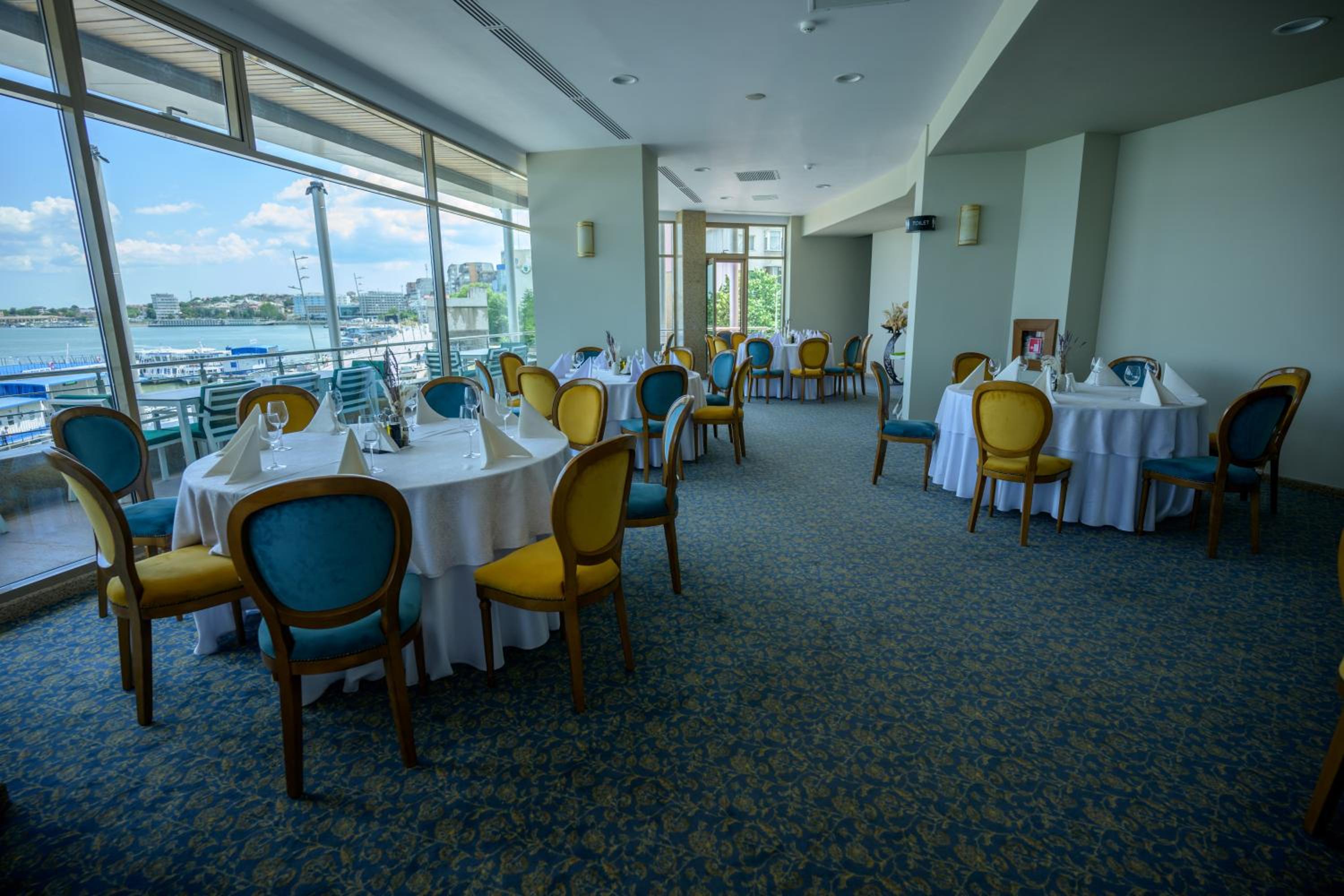 Esplanada Hotel 34/50