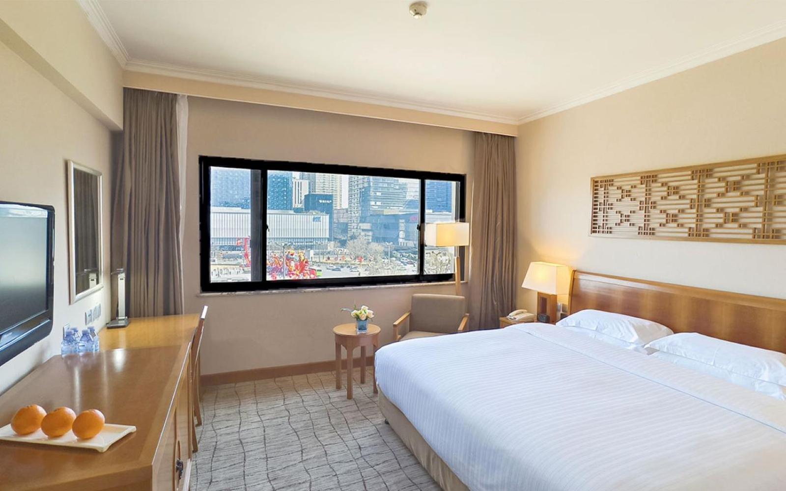 Deluxe, King Bed