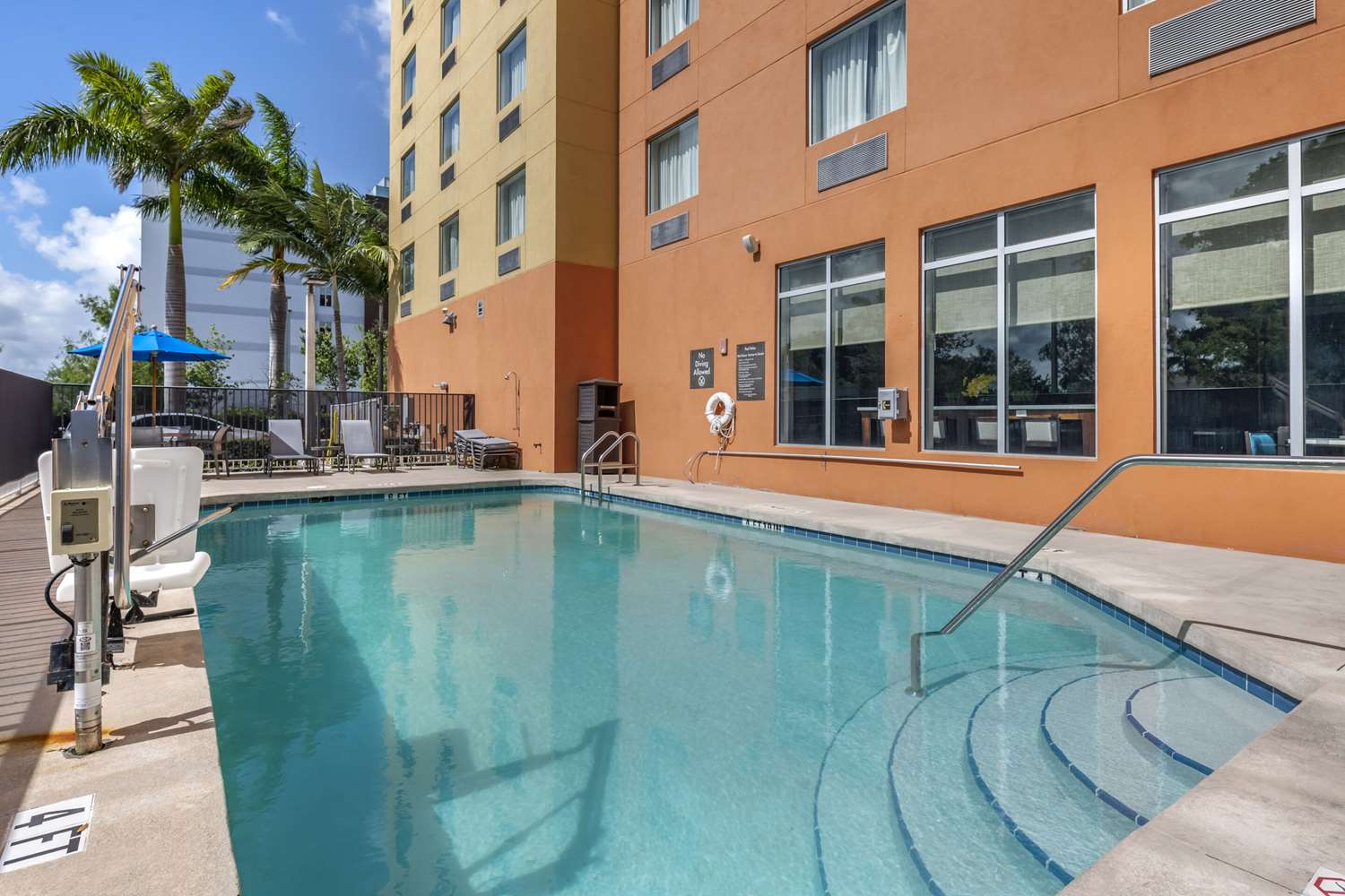 Comfort Suites Fort Lauderdale Airport South & Cruise Port 5/13
