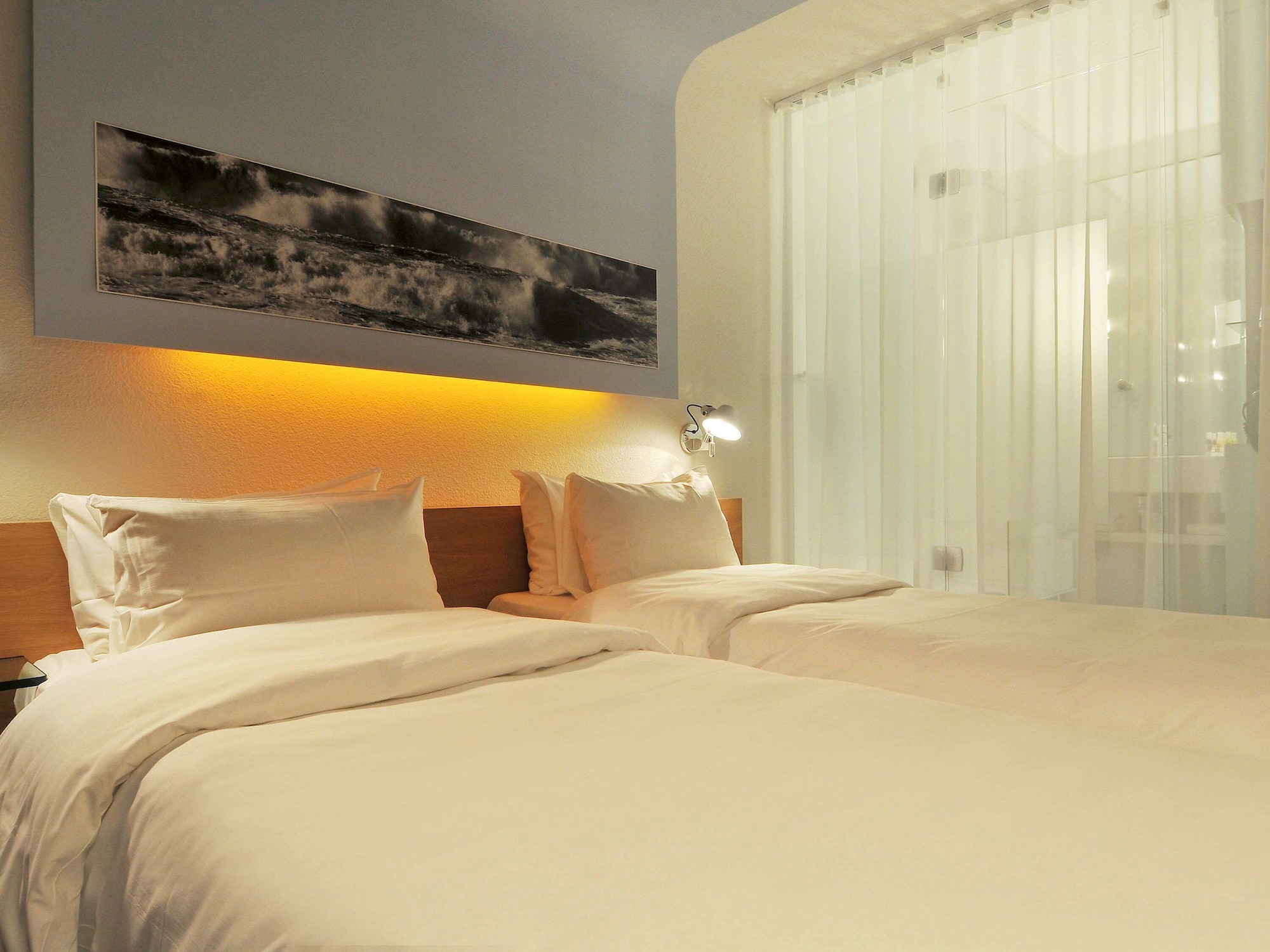 CLASSIC, TWIN BEDS