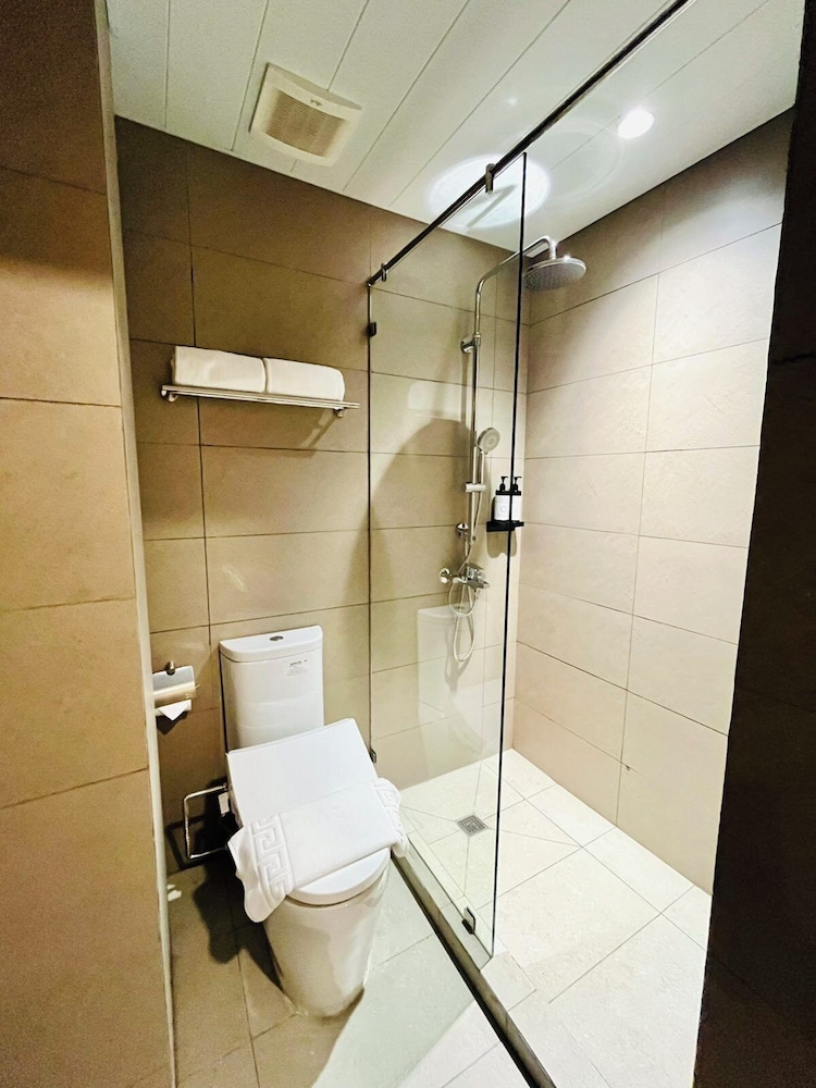 Pearl Lane Hotel 32/32