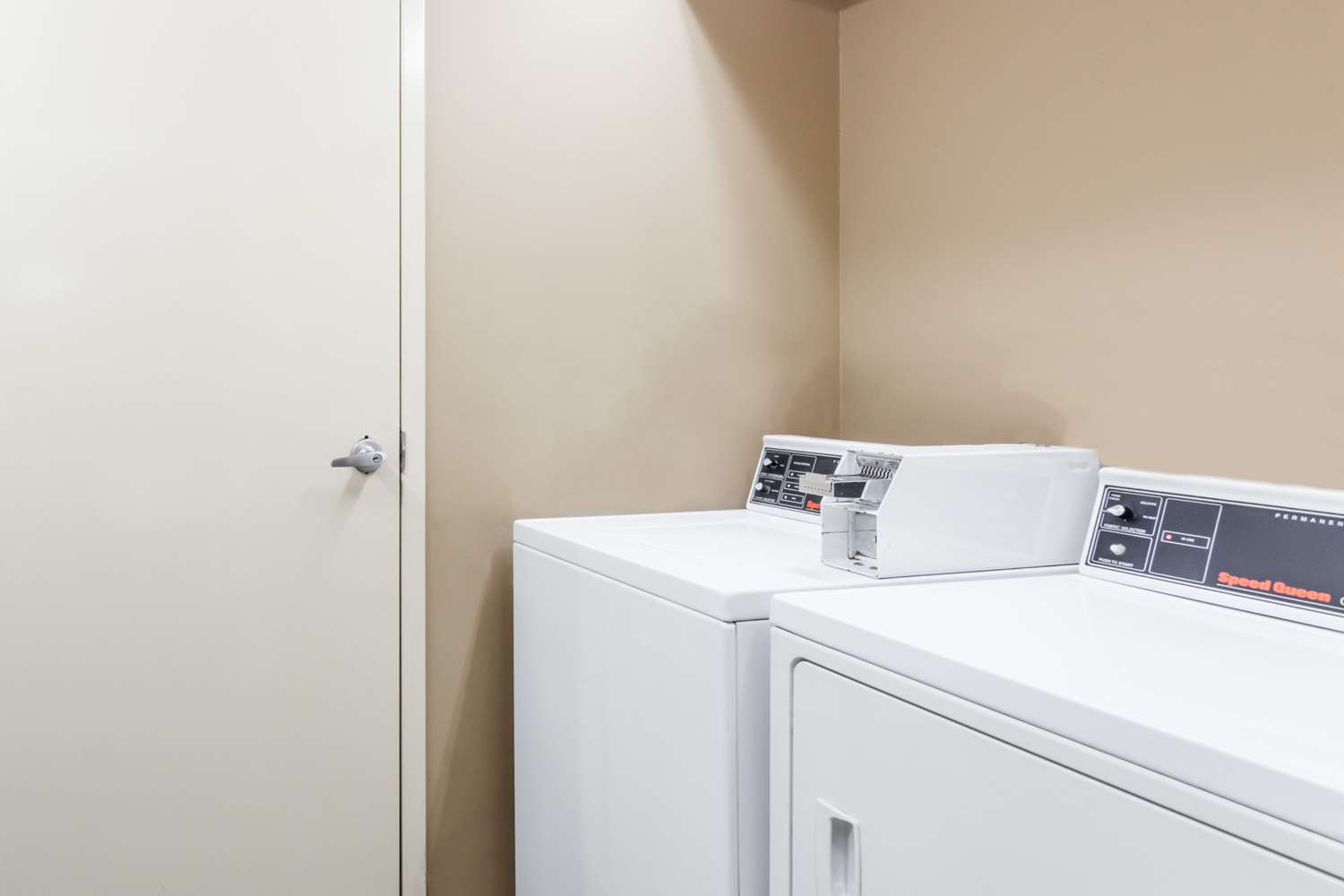 Days Inn By Wyndham Marianna 33/34
