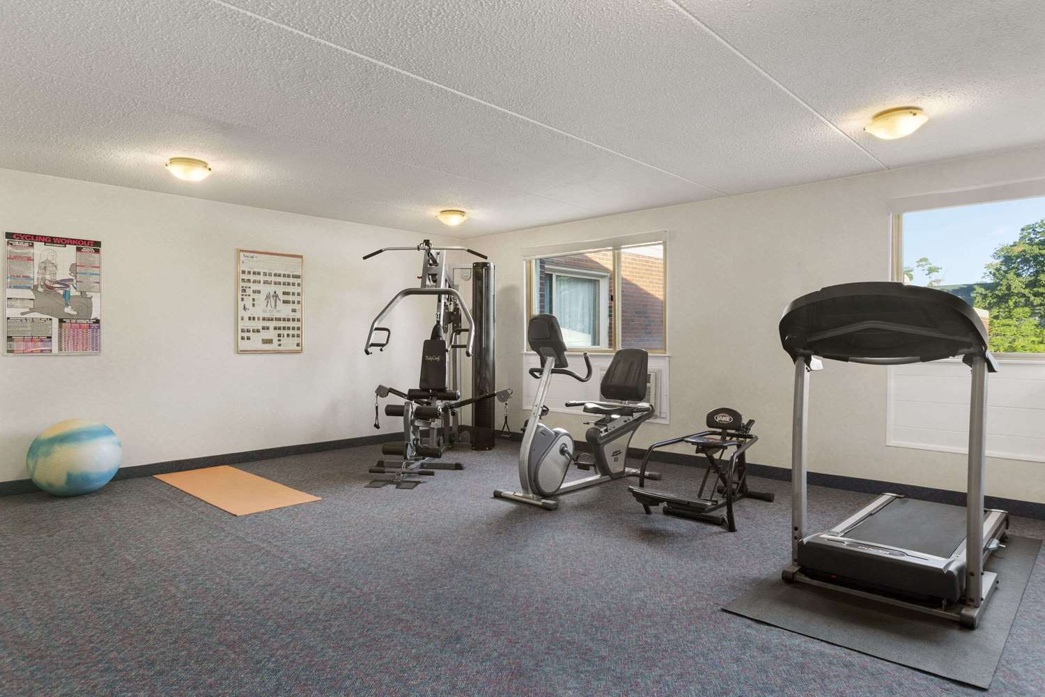Days Inn by Wyndham Bridgewater Conference Center 19/40