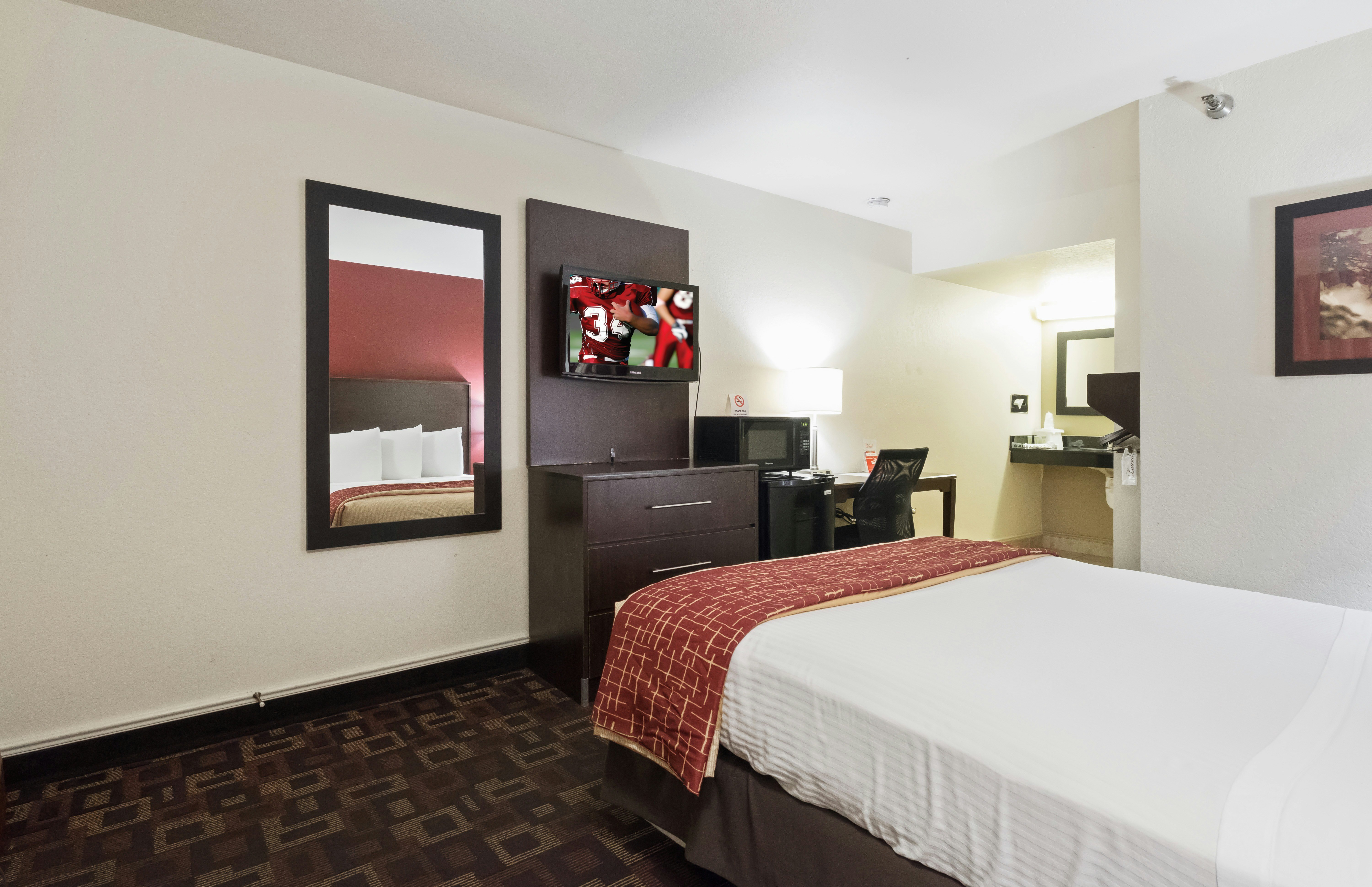 Red Roof Inn Oklahoma Airport - I-40 W/Fairgrounds 5/31