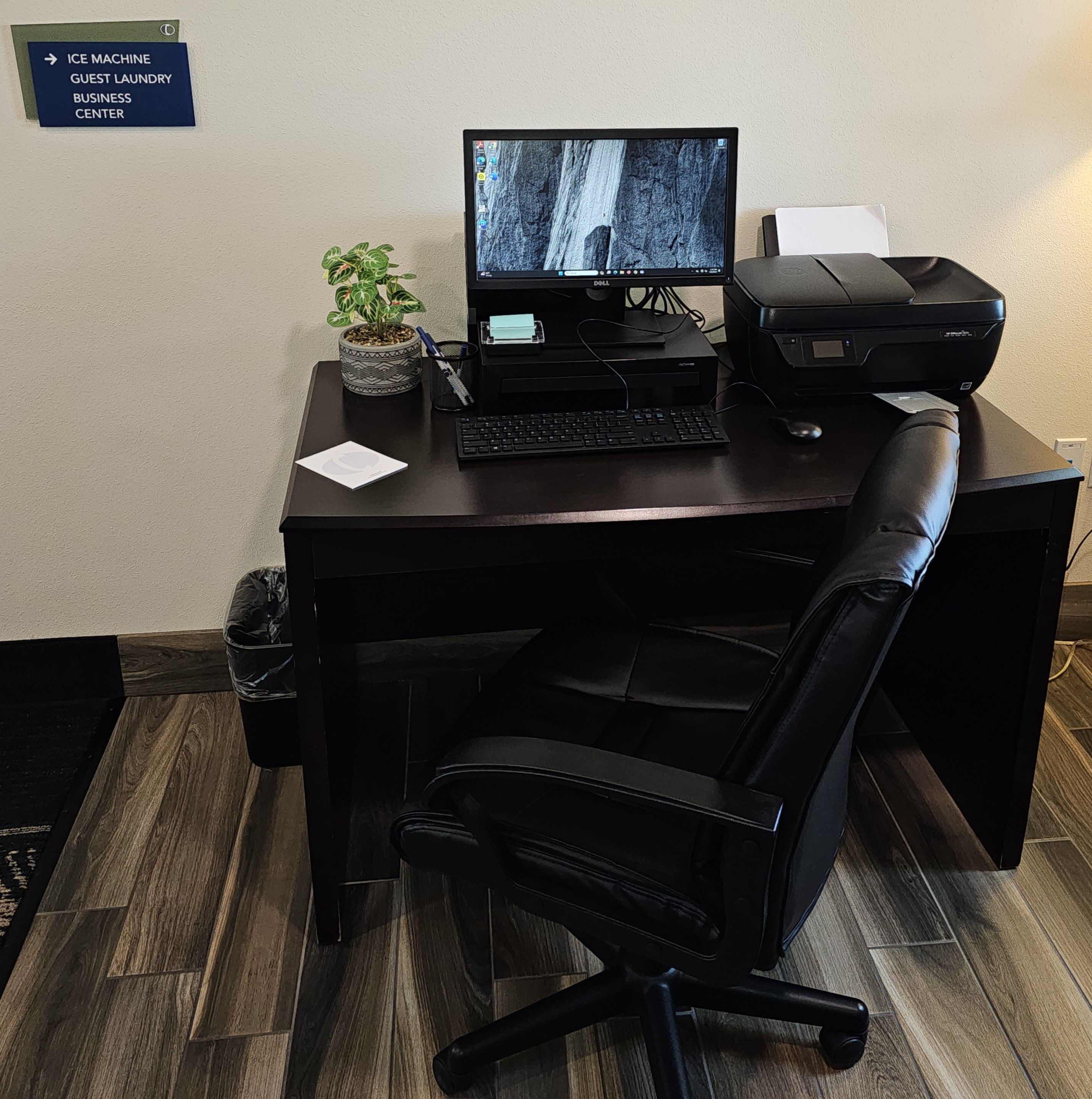 Cobblestone Inn & Suites Manchester 16/17