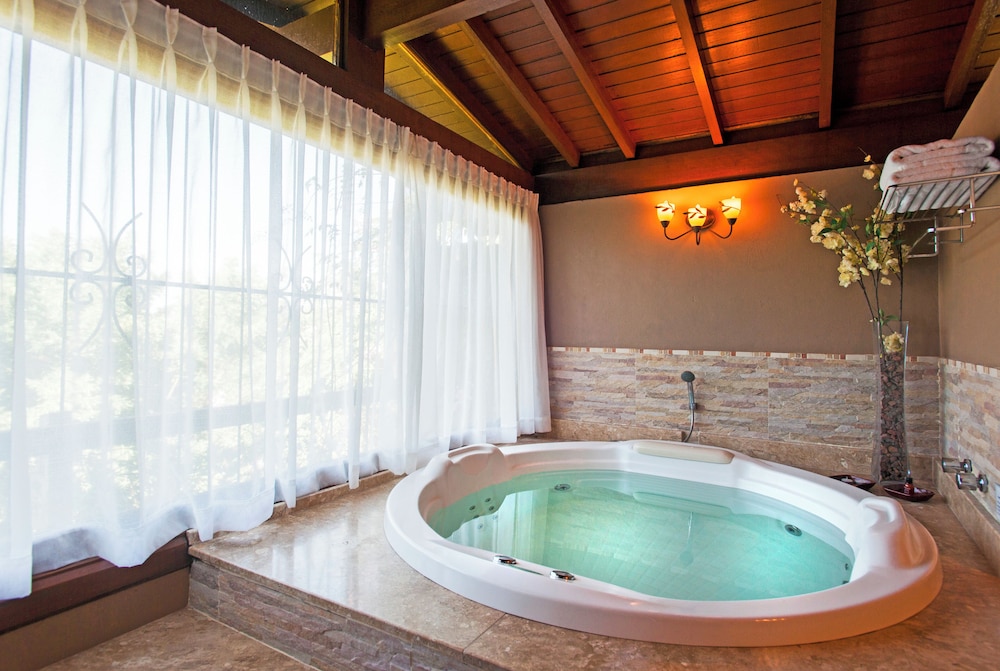 Hotel Canto Verde 48/77