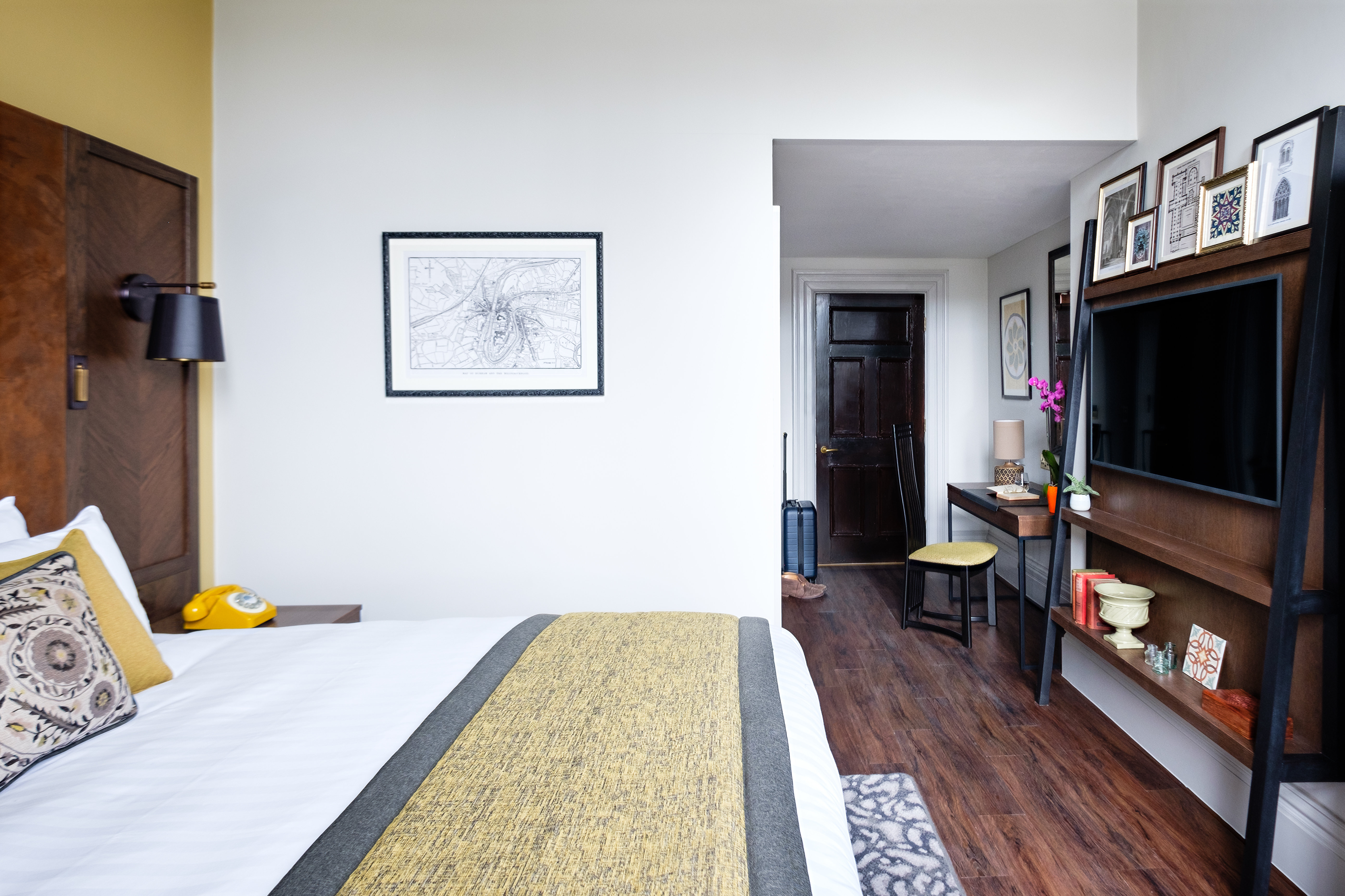 Room, King Bed, Cathedral View