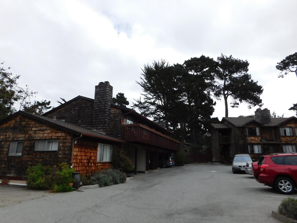 Pacific Gardens Inn 53/64