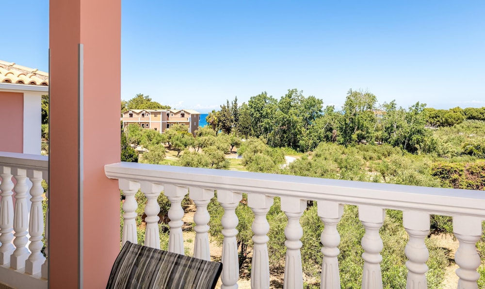 Arazzo Holiday Apartments 45/50