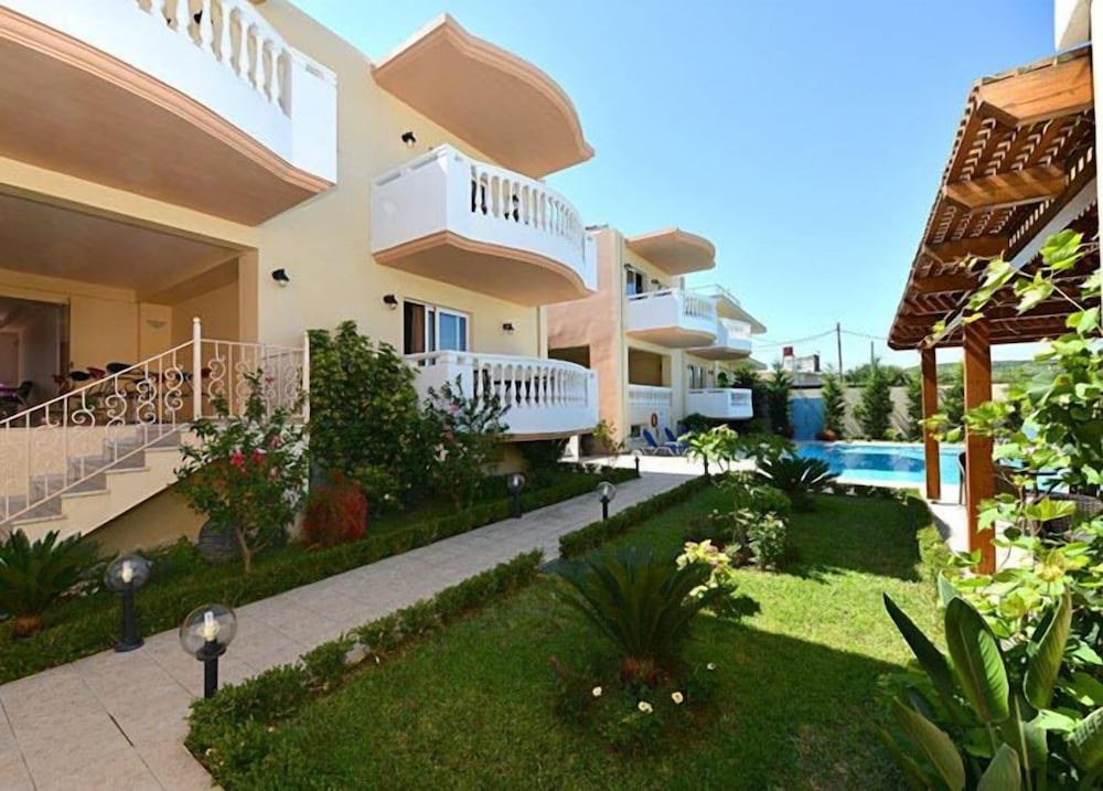 GOLDEN ROSE SUITES 53/62
