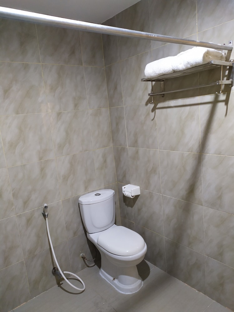 Hotel Rangkayo Basa Padang Panjang 34/36
