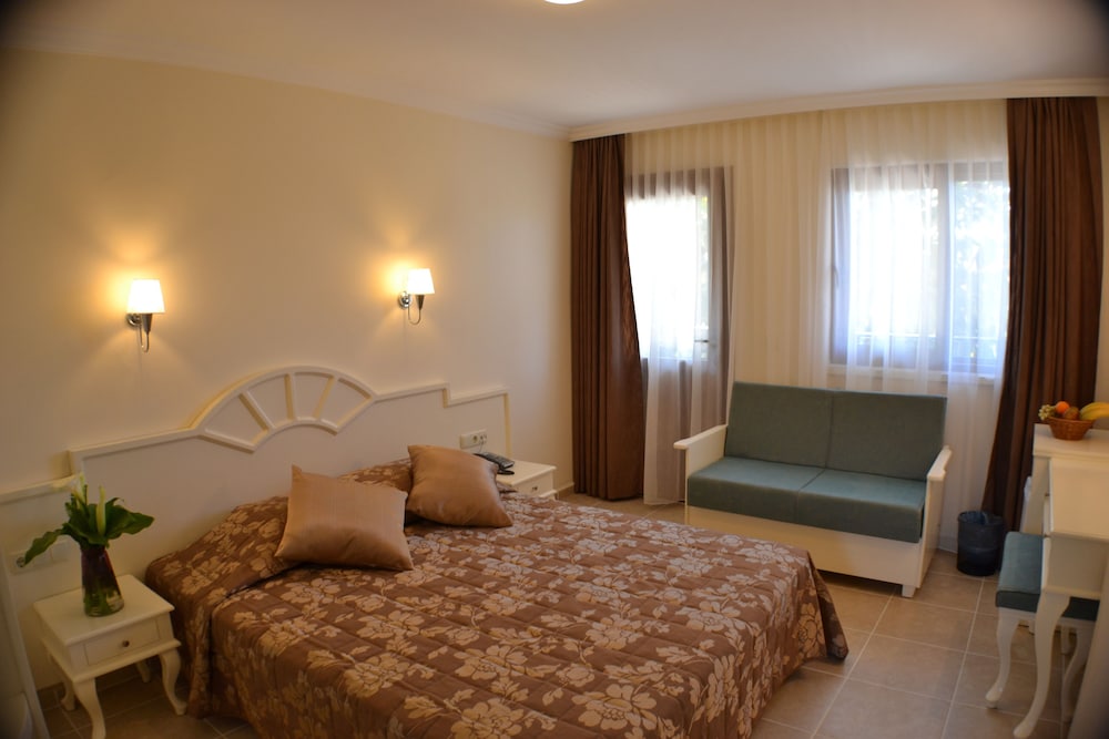 UNSAL HOTEL 25/45