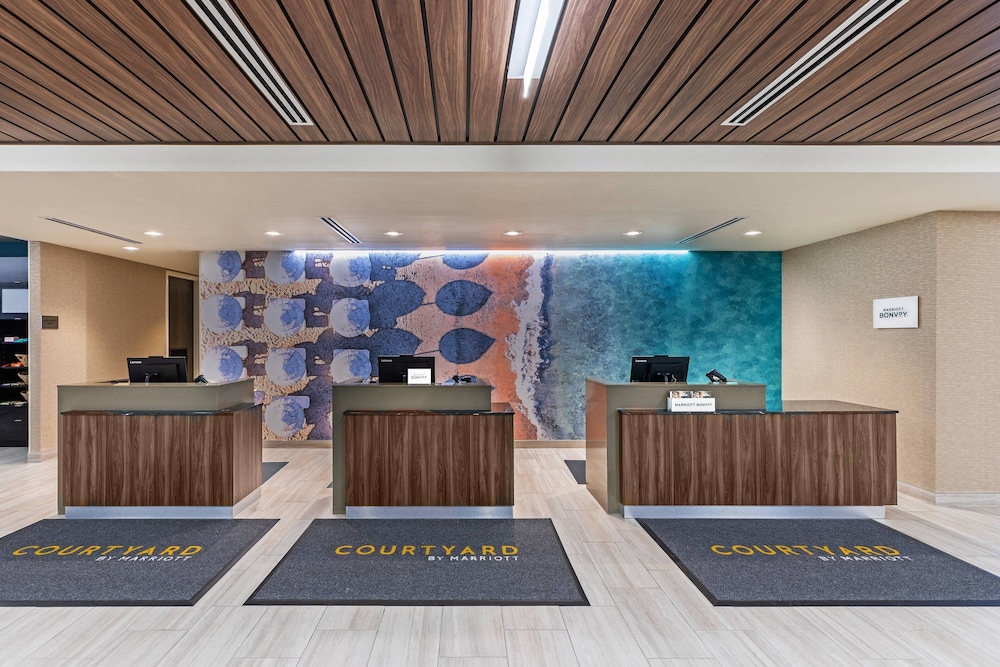 Courtyard by Marriott South Padre Island 8/62