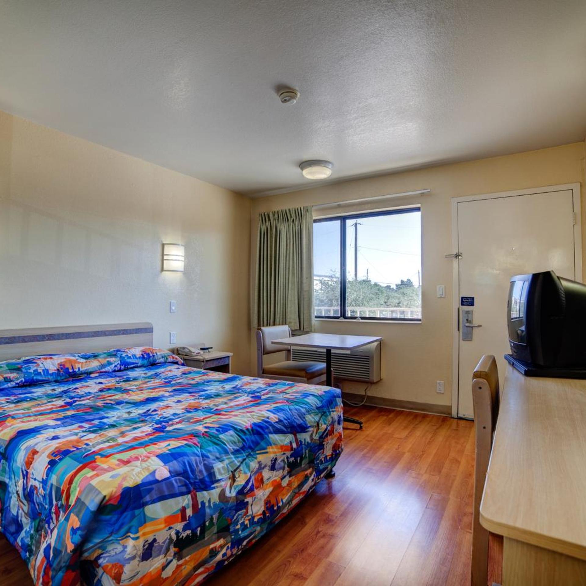 Super 7 Inn Bossier City 17/42
